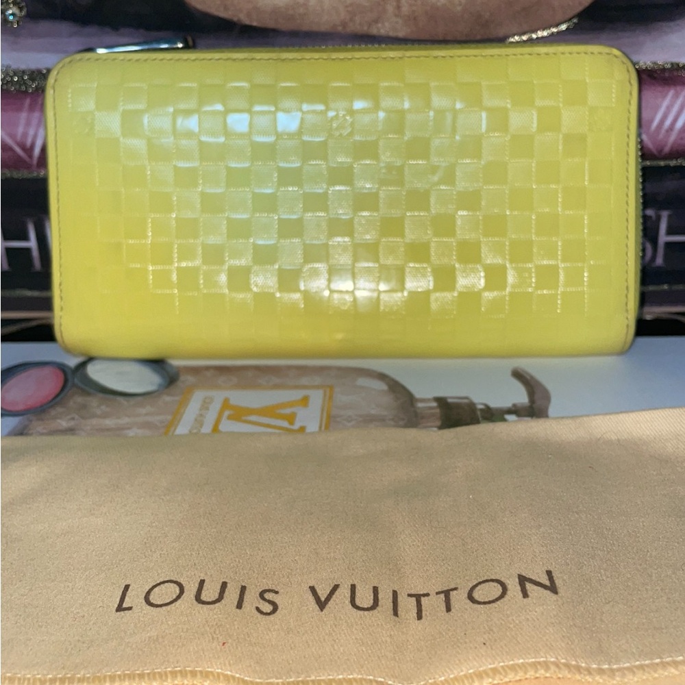 Louis Vuitton Damier Facet Zippy Wallet 2013 Limited Edition - Yellow